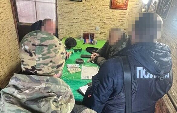 Просив 5 тисяч доларів: на Черкащині адвокат організував схему виїзду для “ухилянтів”