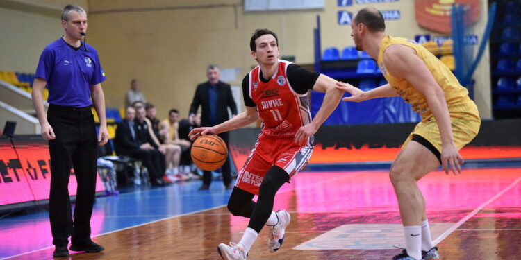 Рівне в напруженому матчі переміг Старий Луцьк – Федерація баскетболу України