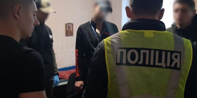 Шахраювали із в’язниці: угрупуванню у Шепетівській виправній колонії повідомлено підозру —Хмельнитчина