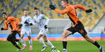 «Шахтар» долає «Верес» у ювілейній грі