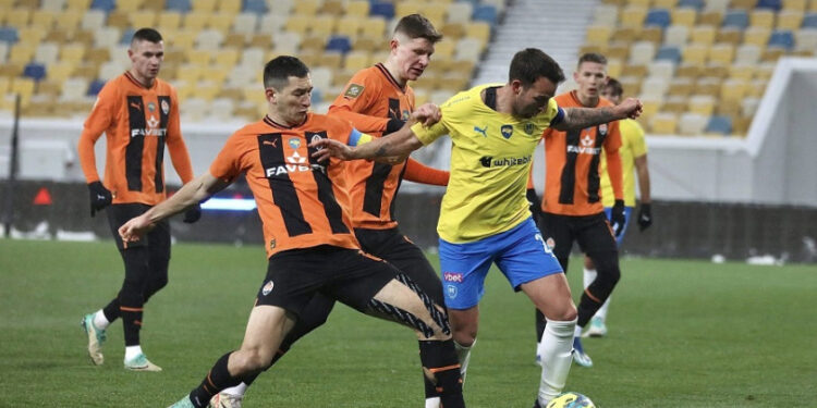 «Шахтар» перемагає «Металіст 1925»