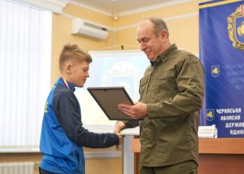 Спортивна гордість. Очільник області зустрівся з переможцями чемпіонату світу – Новости Черкасс