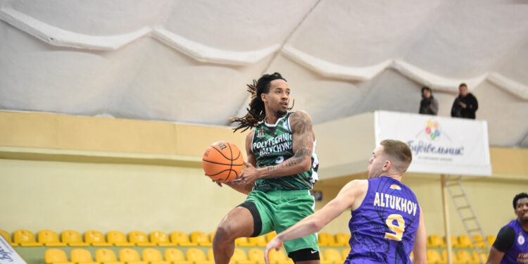 Старий Луцьк обіграв Політехніку-Галичину та здобув четверту перемогу в сезоні: фотогалерея – Федерація баскетболу України