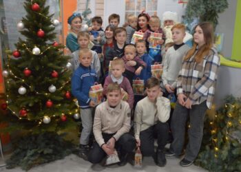 Святий Миколай приймає маленьких гостей у своїй резиденції у Кропивницькому. ФОТО | – Новини Кропивницького і Кіровоградщини