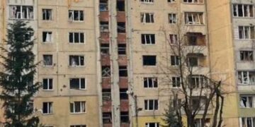 У Львові влучання у житловий будинок, пошкоджено школи та дитячий садок: одна людина загинула