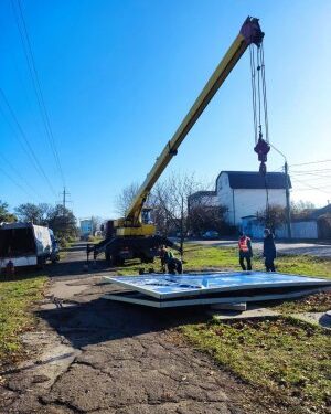 У Миколаєві продовжується демонтаж покинутих та незаконно встановлених рекламних конструкцій » Миколаївський Оглядач