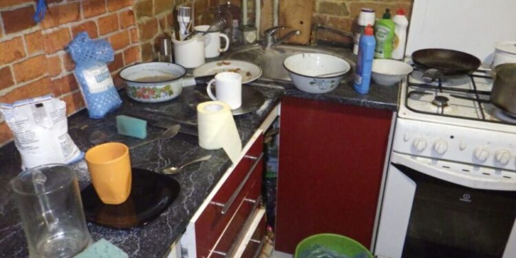 У Тернополі підлітки жорстоко познущались зі знайомого і знімали це все на телефон