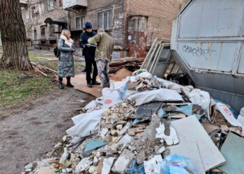 У Запоріжжі посеред вулиці влаштували сміттєзвалище – подробиці  | Новости Запорожья