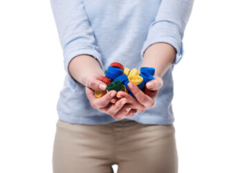 У Запоріжжі збирають пластикові кришечки на дрони для військових – куди їм приносити | Новости Запорожья