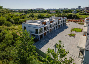 Унікальні планування та різдвяні знижки: чому варто обрати будинок у котеджному містечку «City Villa Club» (ФОТО)