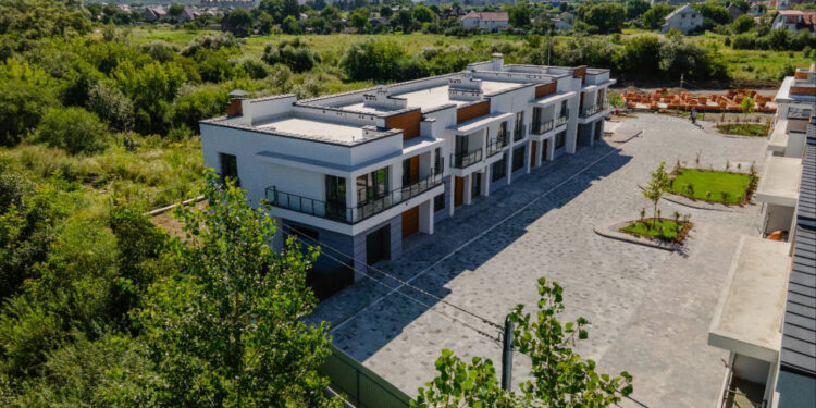 Унікальні планування та різдвяні знижки: чому варто обрати будинок у котеджному містечку «City Villa Club» (ФОТО)