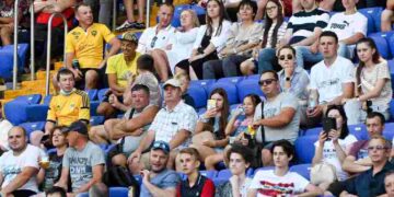 В Украине хотят вернуть болельщиков на трибуны