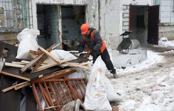 В Умані розпочинають відбудову будинку, який пошкодила російська ракета