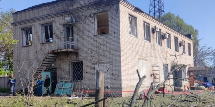 Відновили офісну будівлю Запоріжжяобленерго – зазнала руйнувань після ракетного удару ворога | Новости Запорожья