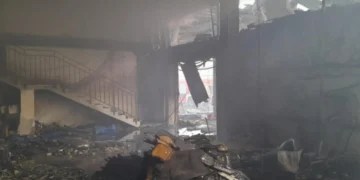 Внаслідок російських обстрілів Херсона згорів склад Червоного Хреста