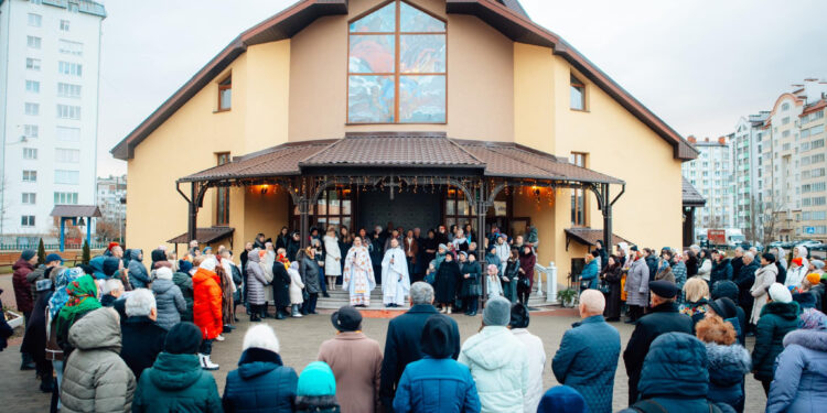 Вперше за новим календарем: як на Прикарпатті святкують Різдво Христове (ФОТО)