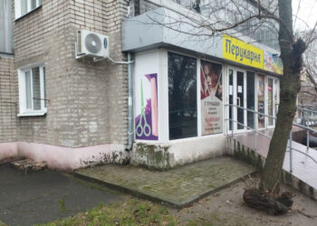 Запоріжанці заважала робота кондиціонера перукарні – втрутилась інспекція з благоустрою Запорізької міської ради. | Новости Запорожья