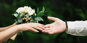 “Життя не може завмерти”: чи на часі відзначення весіль під час війни