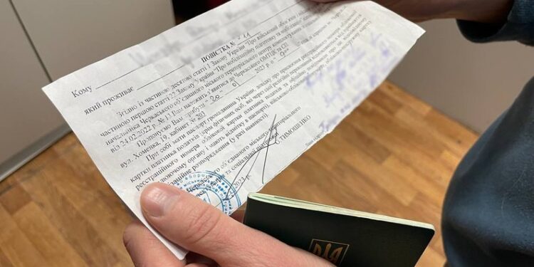 У Запоріжжі збільшили кількість груп, які розносять повістки | Новини Запоріжжя