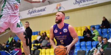 34 очка Кольченка допомогли Старому Луцьку перемогти Політехніку-Галичину – Федерація баскетболу України