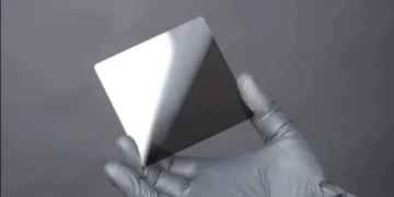 Створено накопичувач ємністю 10 000 ТБ та можливістю зберігання інформації до 5000 років — ТЕХНОЛОГИИ