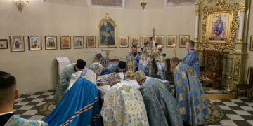 Богослужбові кольори: їх символізм та значення у Візантійській та Латинській християнських  традиціях