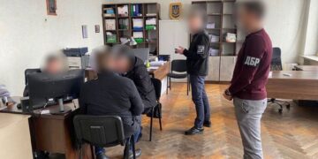 Бюджет втратив 600 тисяч гривень: вручили підозри двом податківцям з Черкащини – Новини Черкасс