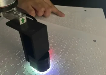 Вчені розробили датчик, який розпізнає шрифт Брайля вдвічі швидше, ніж люди — ТЕХНОЛОГИИ