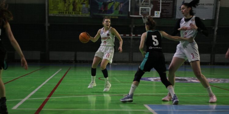 Франківськ-Прикарпаття розгромив Вінницю в жіночій Суперлізі: фотогалерея – Федерація баскетболу України