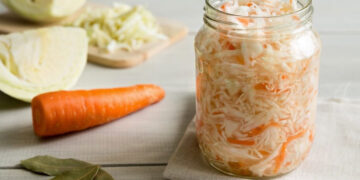 Кому не варто їсти квашену капусту