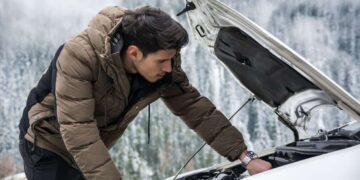 Лайфхаки для водіїв, які допоможуть пережити зиму без аварій