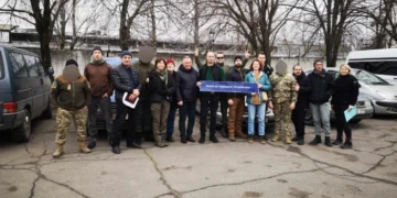 Литовські волонтери передали автівки для оборонців Херсонщини