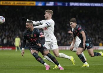 «Манчестер Сити» на последних минутах «выгрыз» победу у «Тоттенхэма» и прошел в 1/8 финала Кубка Англии