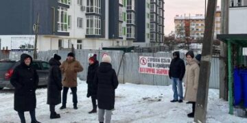 Мешканці новобудови цілодобово чергують аби “Львівобленерго” не відімкнув світло через борги забудовника
