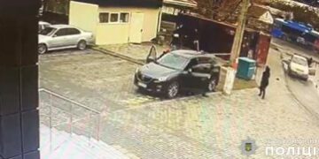 Миколаївські поліцейські встановили чоловіка, який наніс тілесні ушкодження співробітнику комунального підприємства » Миколаївський Оглядач