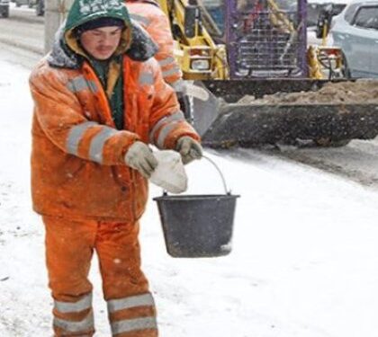 Міська бюджетна комісія пропонує комунальникам витрачати менше грошей на піскосуміш