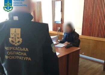 На Черкащині керівник лісгоспу разом зі спільниками привласнив понад мільйон гривень