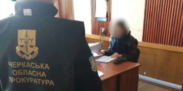 На Черкащині керівник лісгоспу разом зі спільниками привласнив понад мільйон гривень
