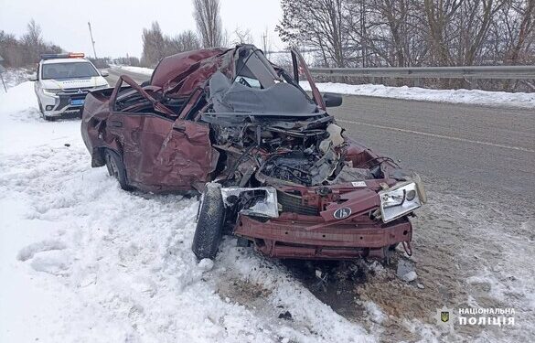На Черкащині зіштовхнулися вантажівка та легковик: один з водіїв загинув (ФОТО)
