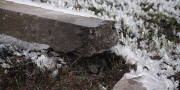 На Кіровоградщині через намерзання на дротах впали або пошкоджені декілька сотень електроопор |  – Новини Кропивницького і Кіровоградщини