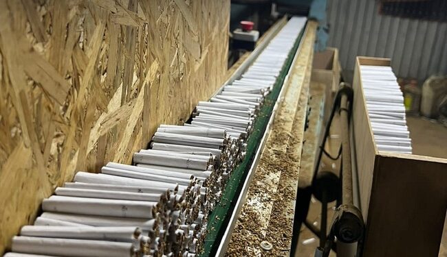 На Одещині викрили підпільний цигарковий завод