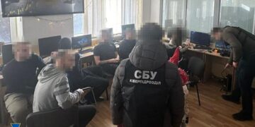 Нацполіція ліквідувала масштабну мережу кол-центрів в Одесі та ще 15 містах