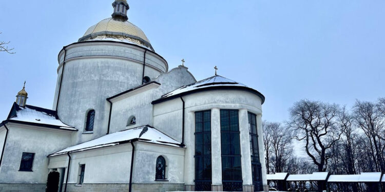 Одержима злим духом дівчина, чудотворна ікона та війна: розмова із монахом Василіанського монастиря, що на Ясній Горі у Гошеві (ФОТО)