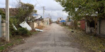 Передостання перед річкою. Як живуть люди на вулиці, яка однією з перших пішла під воду після підриву Каховської ГЕС – Херсон