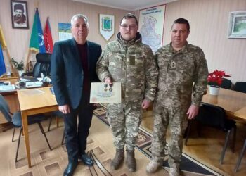Поранений захисник з Тальнівщини отримав нагороду від Міноборони України