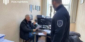 Працівника лісогосподарства підозрюють у допомозі “чорним лісорубам” на 145 мільйонів