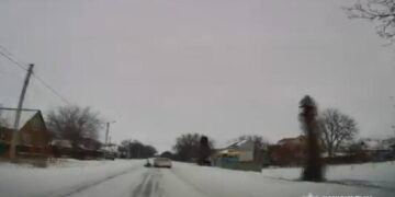 Протягнув до ста метрів: в Умані водій намагався втекти та збив правоохоронця (ВІДЕО)