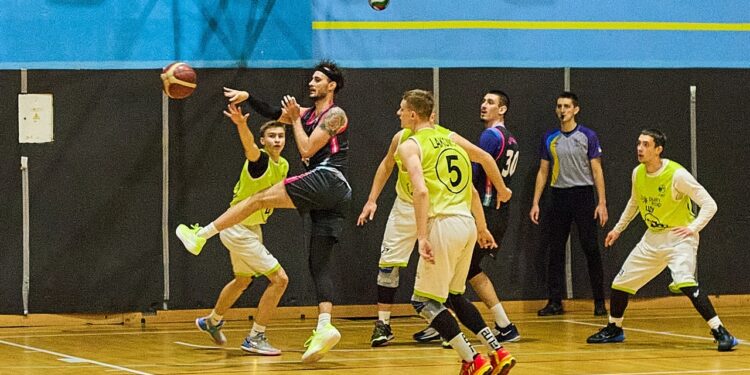 Push-ЦДУ дав бій Селф Мейду, але програв матч Вищої ліги: фотогалерея – Федерація баскетболу України