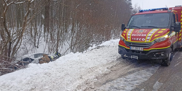 Рятувальники ліквідували наслідки ДТП в Калуському районі (ФОТОФАКТ)