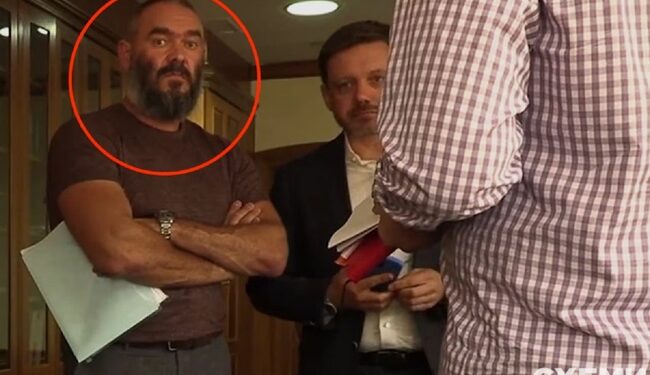 Суд поновив на посаді нападника на журналістів “Схем” із державного “Укрексімбанку”